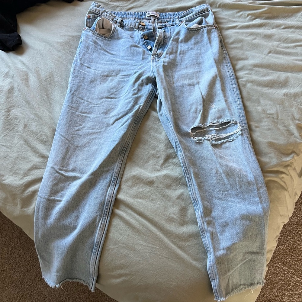 Good condition light wash Zara jeans size 12